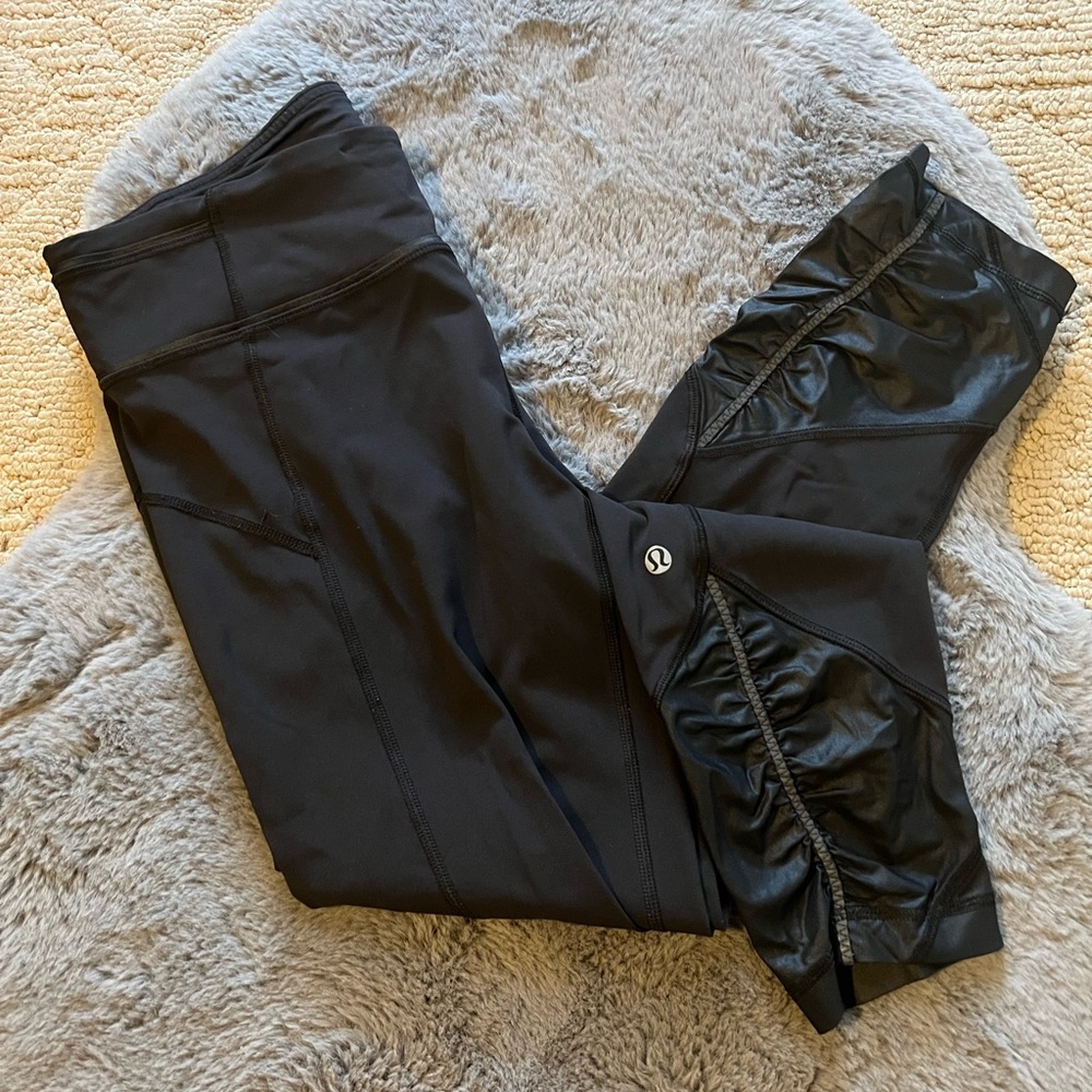 Lululemon Womens 21” Cropped Sz 8 Leggings